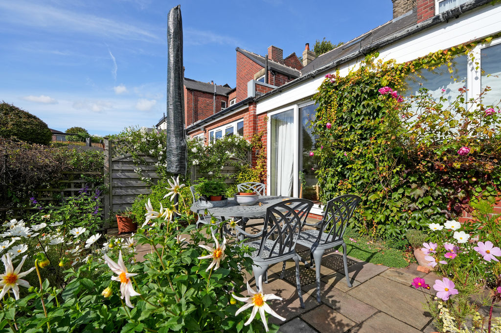 Cairns Road Crosspool
